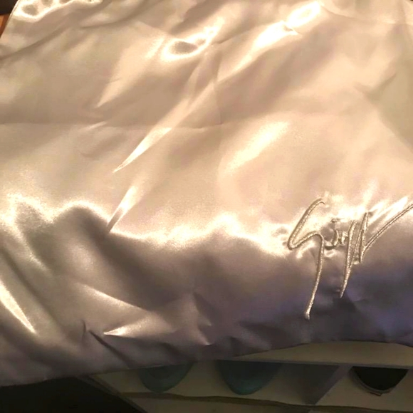 Shoes - Picture 3 of 4